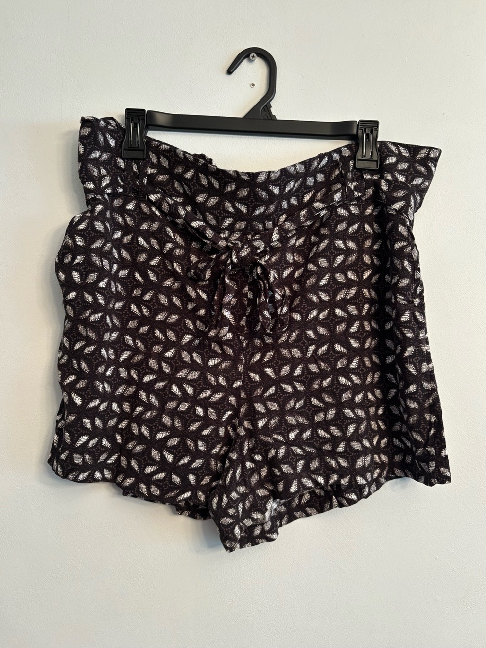 Maurice’s Black & White Patterned Stretchy Shorts